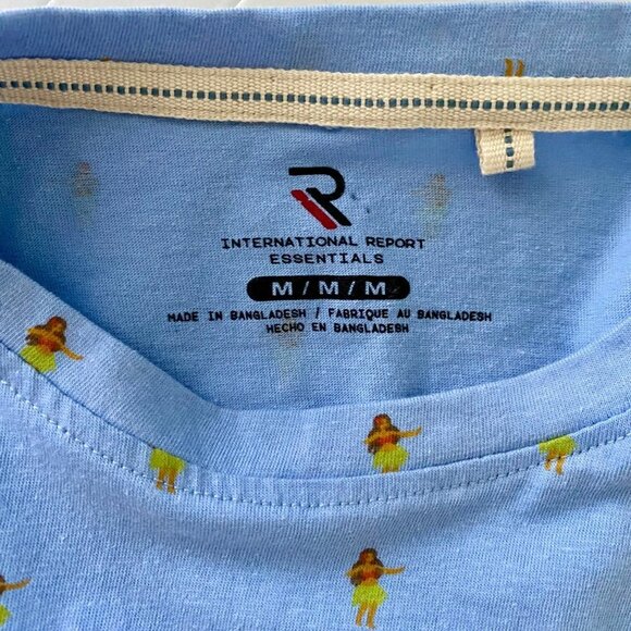 International Report Essentials Cotton Shirt with Dancing Hulu Girls Medium NEW - Picture 7 of 8